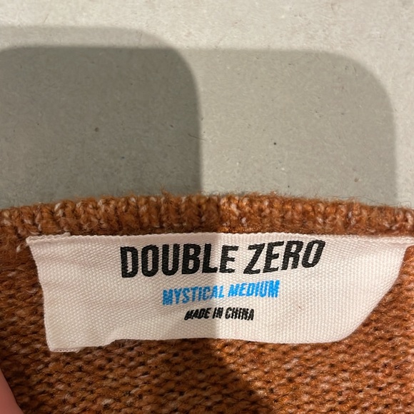 Brown cross over knit sweater - Picture 3 of 3